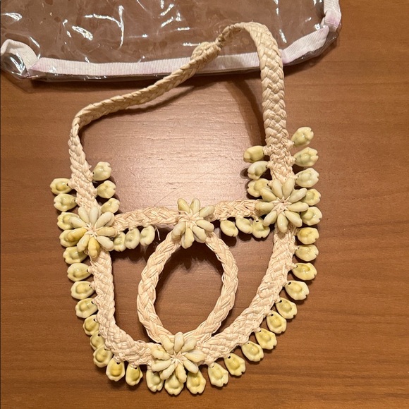 Handmade‎ Shell Jewelry Set - Picture 7 of 8